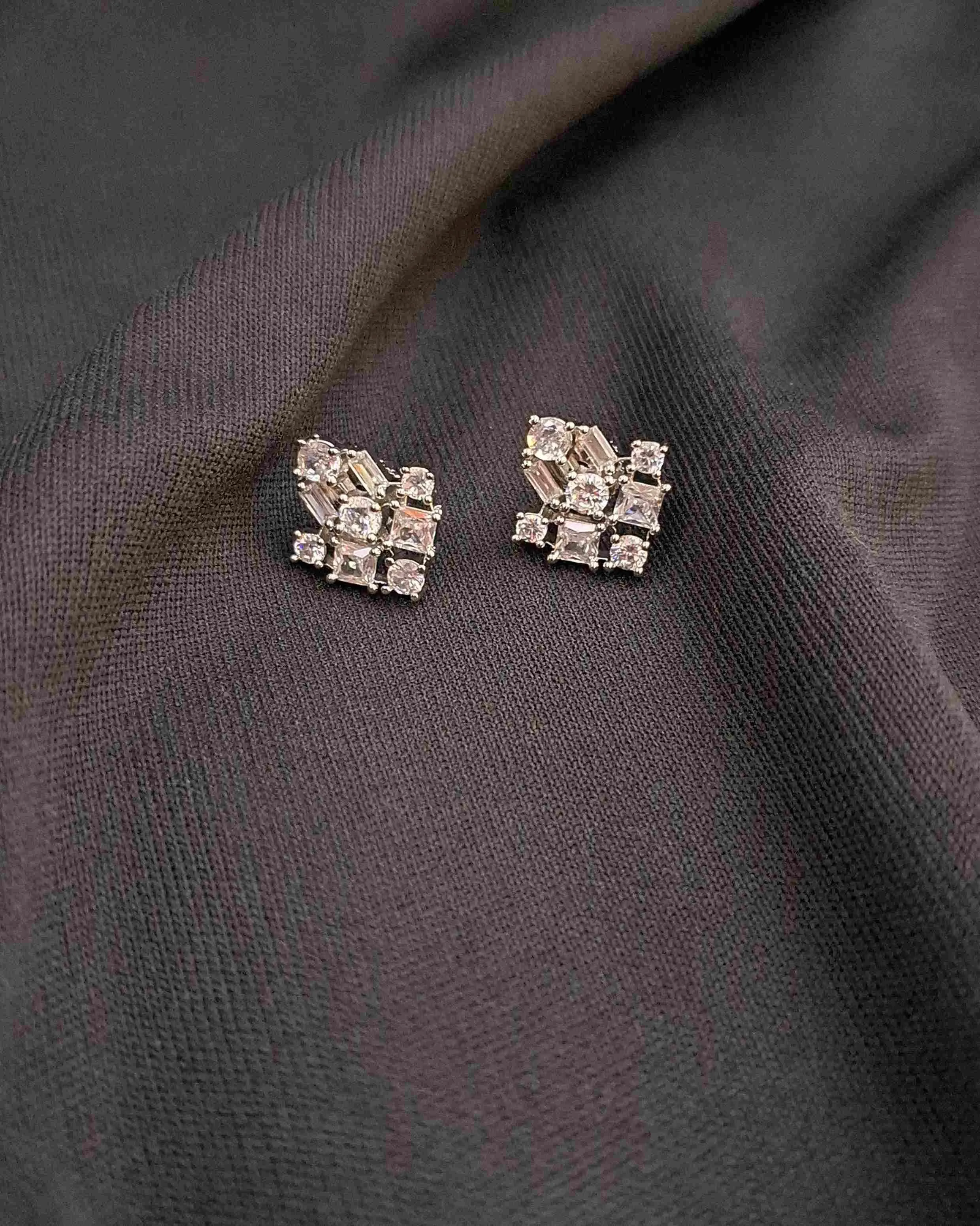 Zevarly Shivanya Anchor Ad Studs